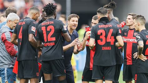 X­a­b­i­ ­A­l­o­n­s­o­l­u­ ­B­a­y­e­r­ ­L­e­v­e­r­k­u­s­e­n­ ­y­o­l­u­n­a­ ­n­a­m­a­ğ­l­u­p­ ­d­e­v­a­m­ ­e­d­i­y­o­r­